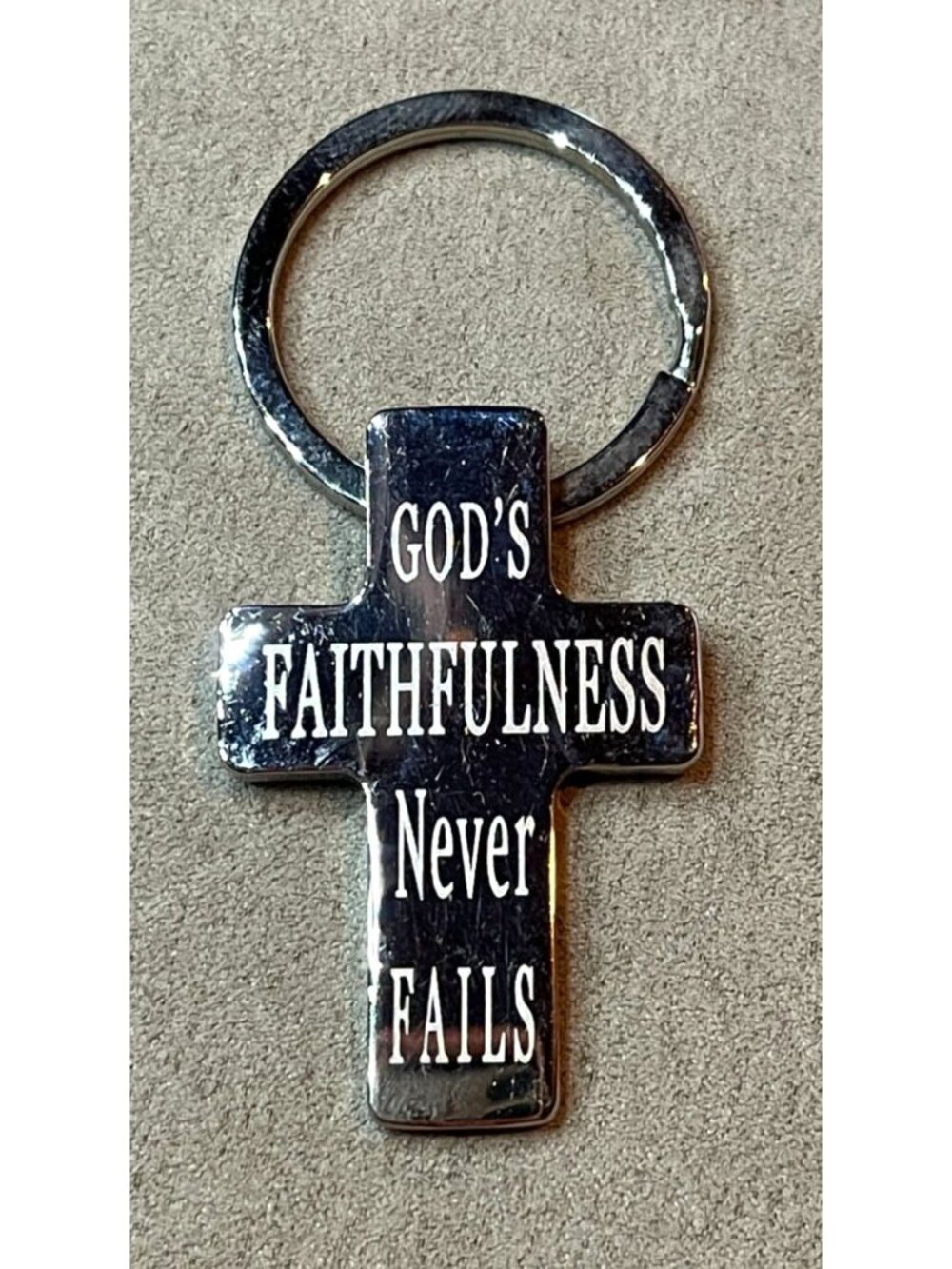 Christian Art Gifts Metal Cross Keyring God's Faithfulness Never Fails